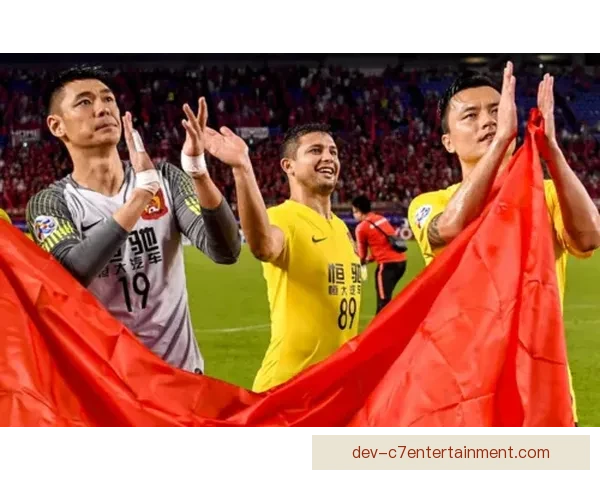 阿兰时隔多年重返国足再披战袍引发球迷热议